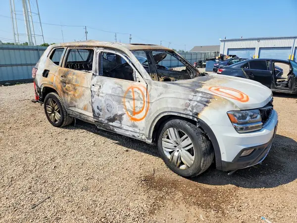 1V2MR2CA7KC550416 — 2019 Volkswagen Atlas, фото 4 с аукциона Copart, Вандализм