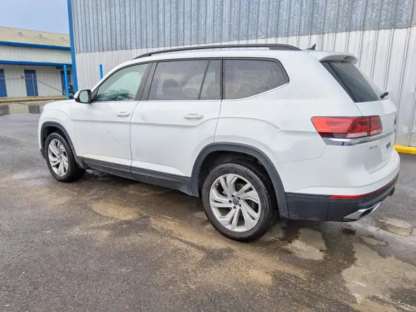 1V2WR2CAXMC519611 — 2021 Volkswagen Atlas, фото 2 с аукциона Copart 29.09.2026, Мелкие вмятины и царапины