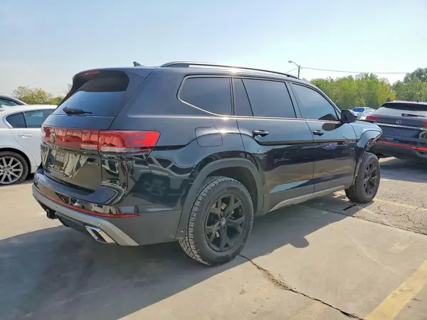 1V2CR2CA3RC609399 — 2024 Volkswagen Atlas, фото 3 с аукциона Copart, Передняя часть