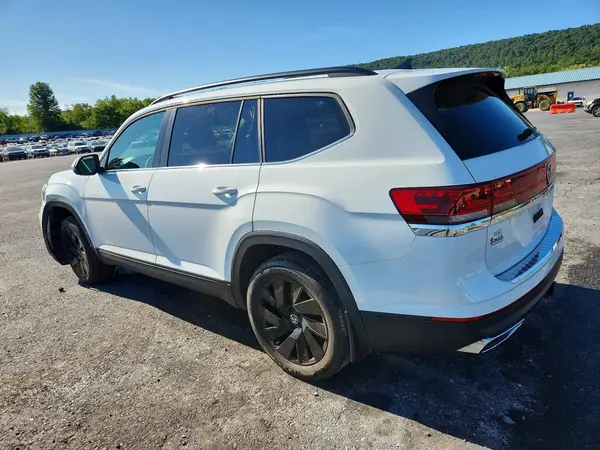 1V2HR2CA8RC594162 — 2024 Volkswagen Atlas, фото 2 с аукциона Copart, Передняя часть