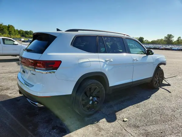 1V2HR2CA8RC594162 — 2024 Volkswagen Atlas, фото 3 с аукциона Copart, Передняя часть