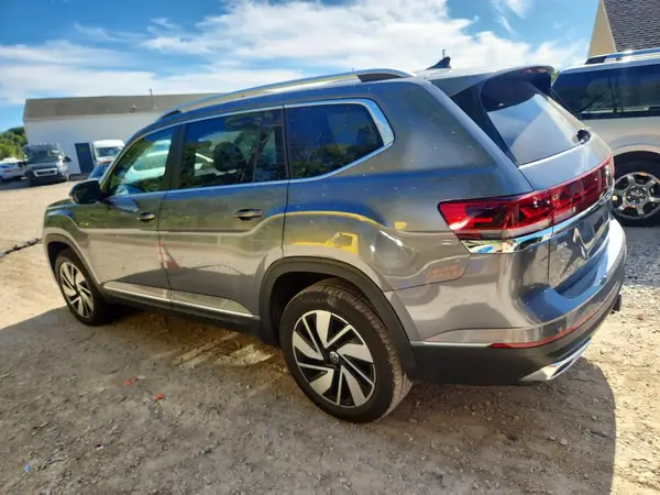 1V2BR2CA7RC510452 — 2024 Volkswagen Atlas, фото 2 с аукциона Copart, Град