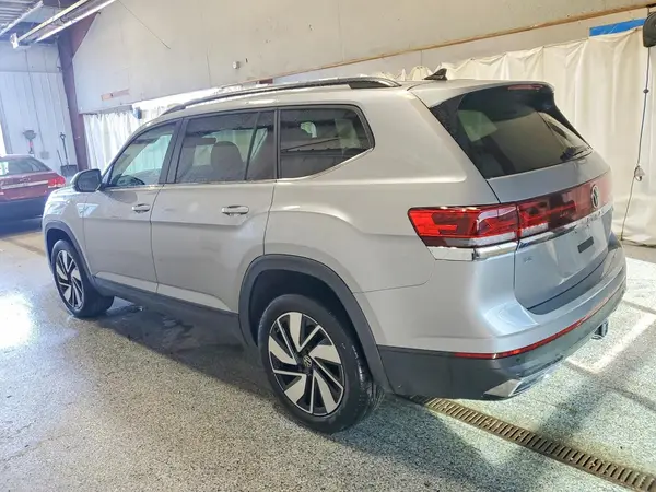1V2HN2CA4TC572632 — 2026 Volkswagen Atlas, фото 2 с аукциона Copart 28.09.2026, Естественный износ