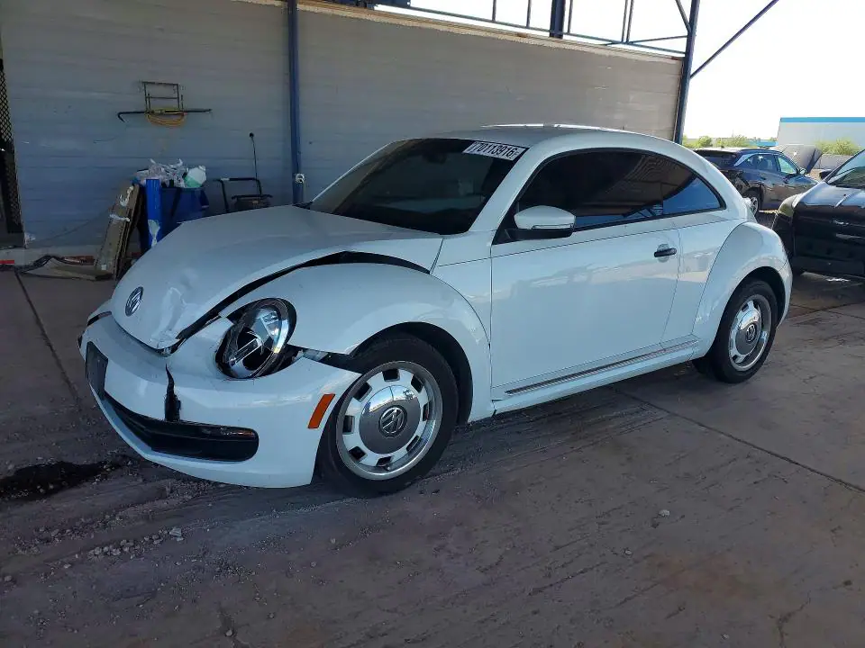 3VWF17AT2GM638098 Volkswagen Beetle 2016 — повреждение Передняя часть, фото до ремонта