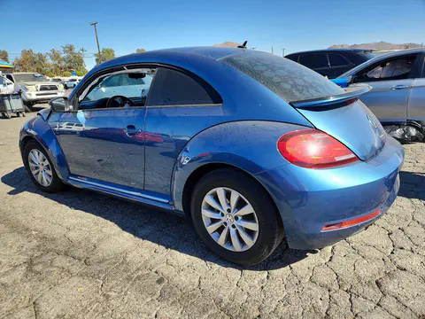 2019 Volkswagen Beetle VIN 3VWFD7AT8KM713340 фото 2