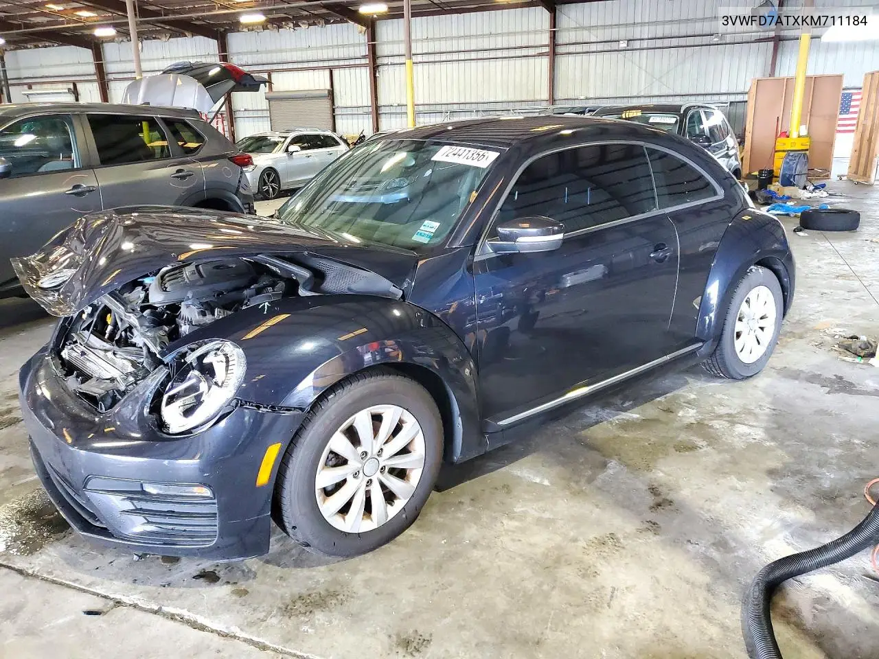 2019 Volkswagen Beetle S VIN 3VWFD7ATXKM711184 фото 1