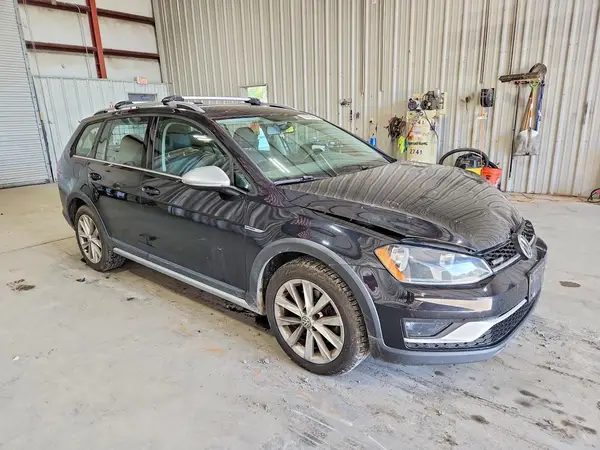 3VWM17AU3HM525455 — 2017 Volkswagen GOLF, фото 4 с аукциона Copart 09.10.2026, Передняя часть