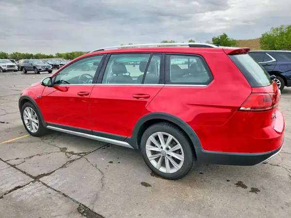 3VWH17AU5HM540914 — 2017 Volkswagen GOLF, фото 2 с аукциона Copart, Передняя часть