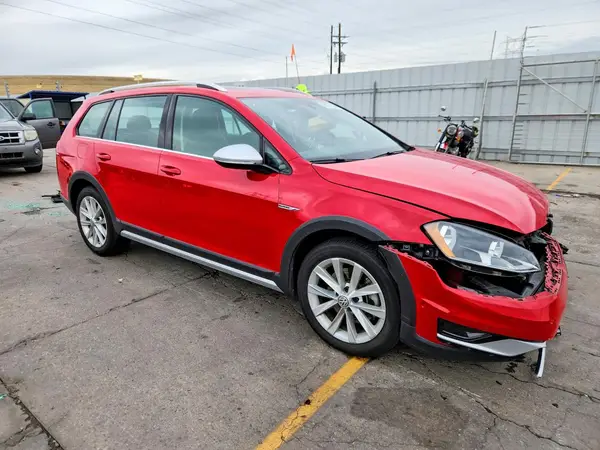 3VWH17AU5HM540914 — 2017 Volkswagen GOLF, фото 4 с аукциона Copart, Передняя часть