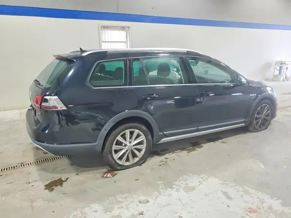 3VWH17AU3HM524176 — 2017 Volkswagen GOLF, фото 3 с аукциона Copart, Передняя часть