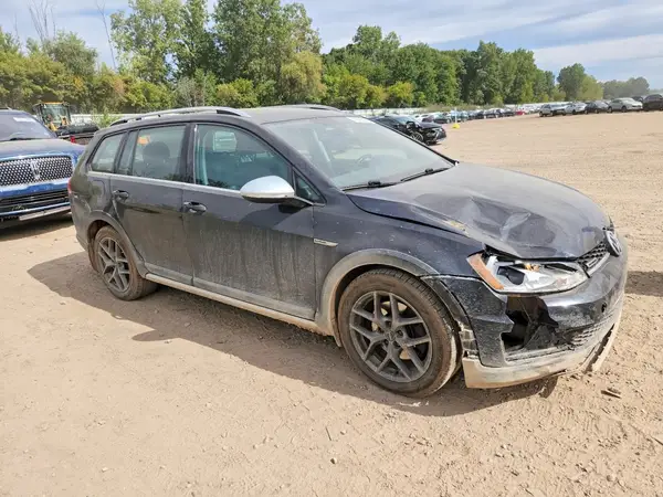 3VWH17AU2HM515999 — 2017 Volkswagen GOLF, фото 4 с аукциона Copart, Передняя часть