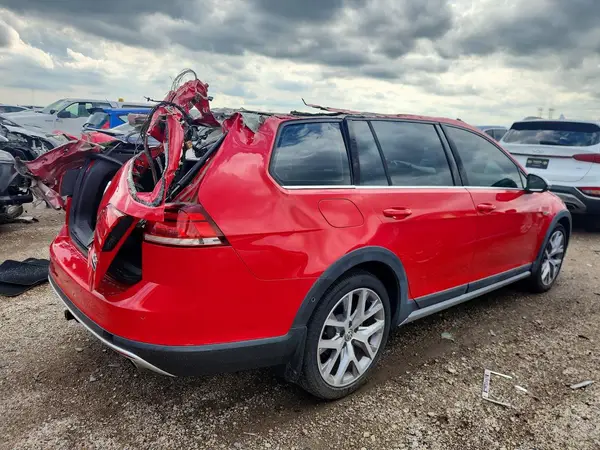 3VWH17AU2JM750649 — 2018 Volkswagen GOLF, фото 3 с аукциона Copart, Крыша