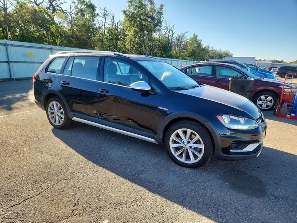 3VWH17AU5KM517284 — 2019 Volkswagen GOLF, фото 4 с аукциона Copart 14.10.2026, Боковая часть