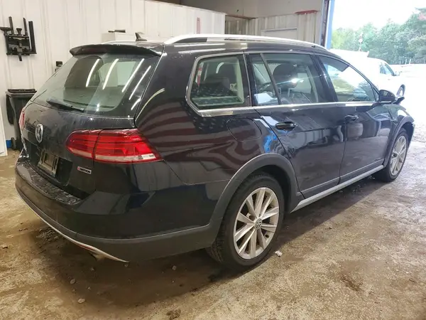 3VWM17AUXKM524343 — 2019 Volkswagen GOLF, фото 3 с аукциона Copart, Передняя часть