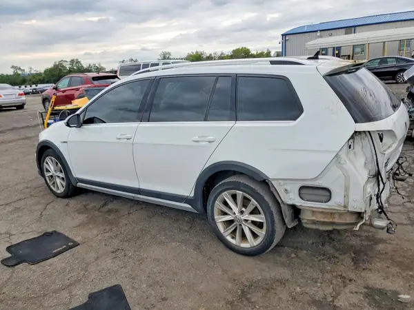 3VWH17AU6KM521246 — 2019 Volkswagen GOLF, фото 2 с аукциона Copart, Задняя часть