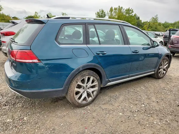 3VWM17AU8KM524003 — 2019 Volkswagen GOLF, фото 3 с аукциона Copart, Боковая часть
