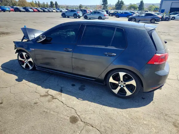 3VW4T7AU3HM069676 — 2017 Volkswagen GTI, фото 2 с аукциона Copart, Передняя часть