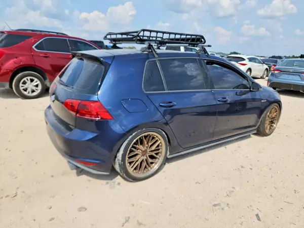 3VW4T7AUXHM072140 — 2017 Volkswagen GTI, фото 3 с аукциона Copart, Передняя часть