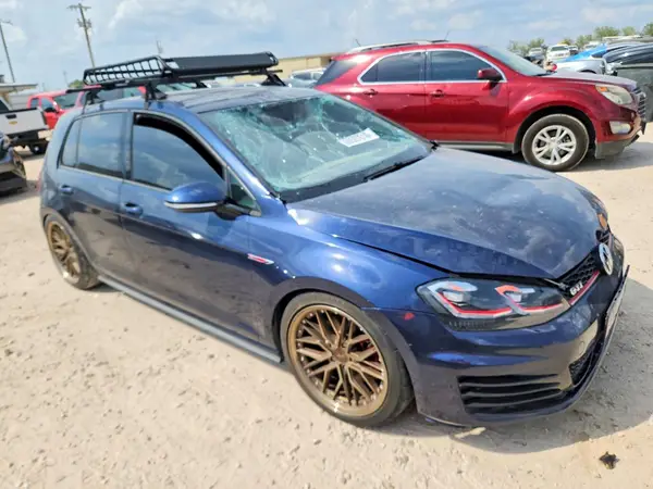 3VW4T7AUXHM072140 — 2017 Volkswagen GTI, фото 4 с аукциона Copart, Передняя часть
