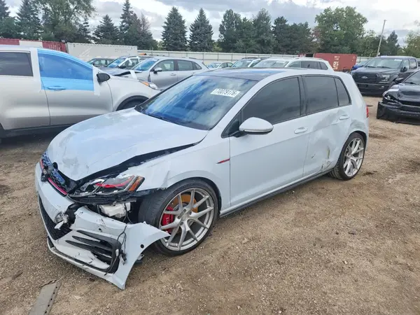 3VW447AU4JM251082 — 2018 Volkswagen GTI, Передняя часть (Front End), фото до ремонта