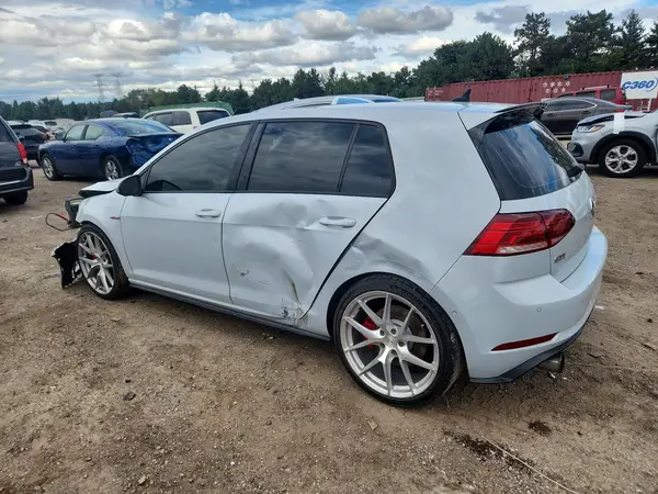 3VW447AU4JM251082 — 2018 Volkswagen GTI, фото 2 с аукциона Copart, Передняя часть