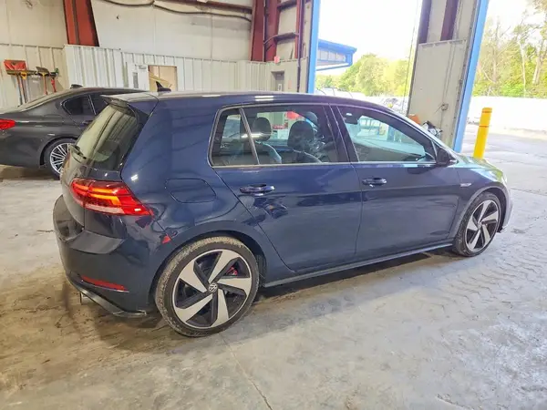 3VW5T7AU9KM024088 — 2019 Volkswagen GTI, фото 3 с аукциона Copart, Боковая часть