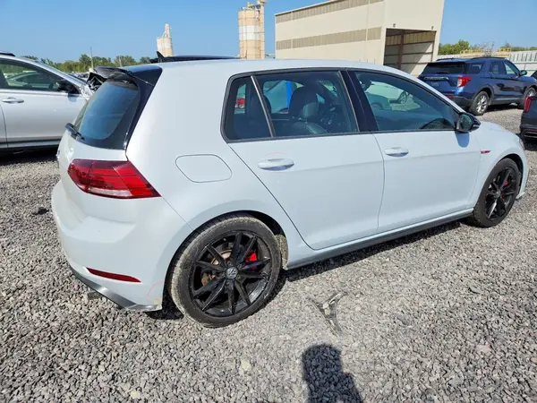 3VW5T7AU1MM007109 — 2021 Volkswagen GTI, фото 3 с аукциона Copart, Передняя часть