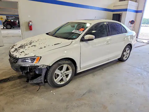 3VWLL7AJ3EM374253 — 2014 Volkswagen Jetta, Передняя часть (Front End), фото до ремонта