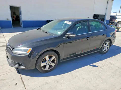 3VWLL7AJ2EM227941 — 2014 Volkswagen Jetta, Задняя часть (Rear End), фото до ремонта
