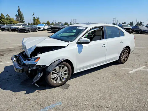 3VWD67AJ4GM257165 — 2016 Volkswagen Jetta, Передняя часть (Front End), фото до ремонта