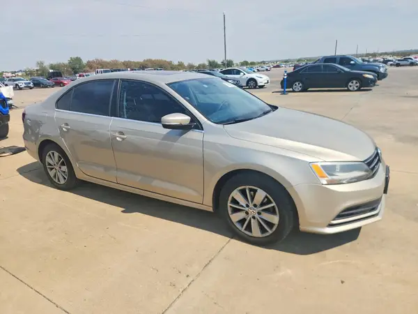 3VWD67AJ6GM313655 — 2016 Volkswagen Jetta, фото 4 с аукциона Copart 01.10.2026, Естественный износ