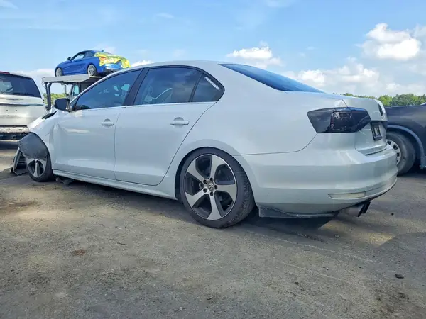 3VW2B7AJ7HM336141 — 2017 Volkswagen Jetta, фото 2 с аукциона Copart, Передняя часть
