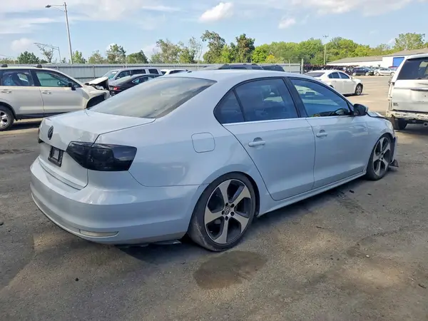 3VW2B7AJ7HM336141 — 2017 Volkswagen Jetta, фото 3 с аукциона Copart, Передняя часть