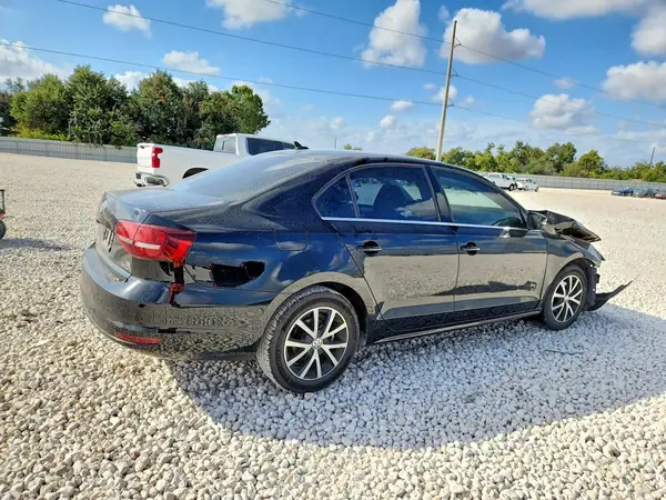 3VWDB7AJ2HM265844 — 2017 Volkswagen Jetta, фото 3 с аукциона Copart, Передняя часть