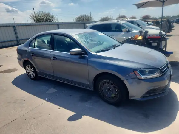 3VW2B7AJ1HM212494 — 2017 Volkswagen Jetta, фото 4 с аукциона Copart 12.10.2026, Передняя часть