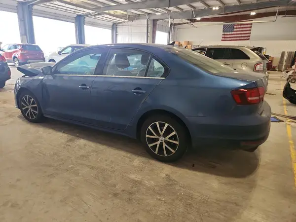 3VWDB7AJ1HM246038 — 2017 Volkswagen Jetta, фото 2 с аукциона Copart, Передняя часть