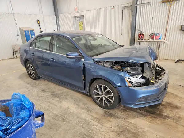 3VWDB7AJ1HM246038 — 2017 Volkswagen Jetta, фото 4 с аукциона Copart, Передняя часть