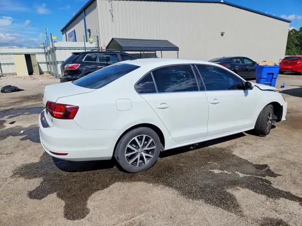 3VWDB7AJ2HM394019 — 2017 Volkswagen Jetta, фото 3 с аукциона Copart, Передняя часть