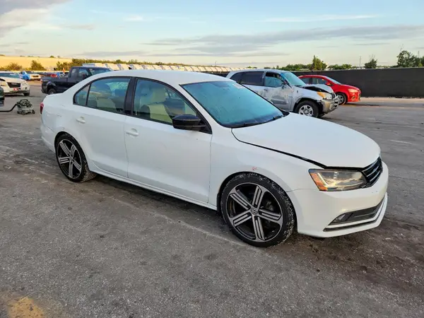3VWD17AJ9HM409683 — 2017 Volkswagen Jetta, фото 4 с аукциона Copart 01.10.2026, Передняя часть