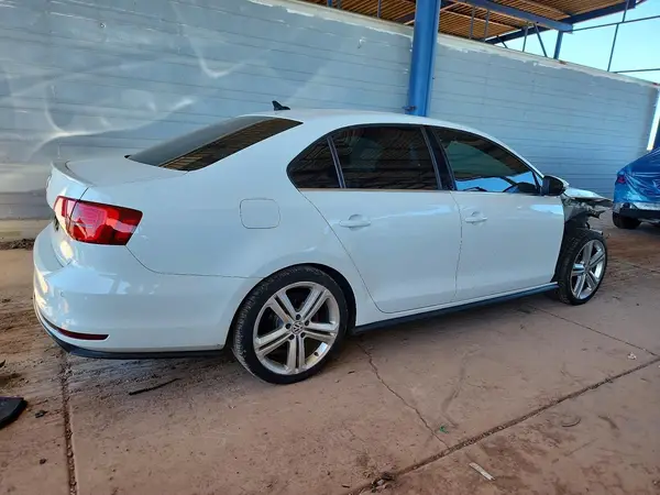 3VW4T7AJ9HM213334 — 2017 Volkswagen Jetta, фото 3 с аукциона Copart, Передняя часть