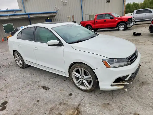 3VWL17AJ0HM271799 — 2017 Volkswagen Jetta, фото 4 с аукциона Copart, Передняя часть