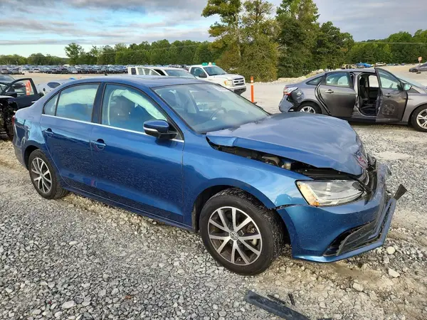 3VWDB7AJ4HM274769 — 2017 Volkswagen Jetta, фото 4 с аукциона Copart, Передняя часть