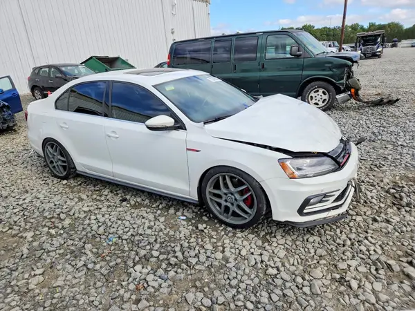 3VW5T7AJ6HM366578 — 2017 Volkswagen Jetta, фото 4 с аукциона Copart, Передняя часть