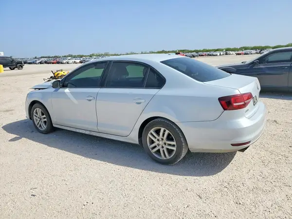 3VW2B7AJ2JM260799 — 2018 Volkswagen Jetta, фото 2 с аукциона Copart, Передняя часть