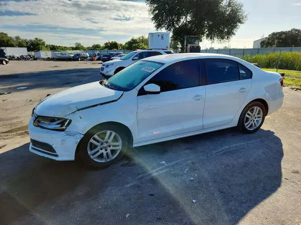 3VW2B7AJ2JM261242 — 2018 Volkswagen Jetta, Передняя часть (Front End), фото до ремонта