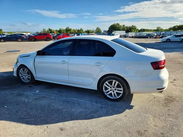 3VW2B7AJ2JM261242 — 2018 Volkswagen Jetta, фото 2 с аукциона Copart 01.10.2026, Передняя часть