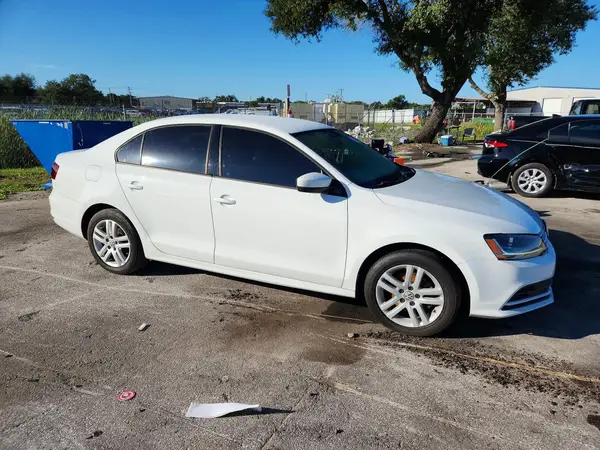 3VW2B7AJ2JM261242 — 2018 Volkswagen Jetta, фото 4 с аукциона Copart 01.10.2026, Передняя часть