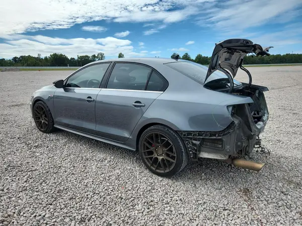 3VW4T7AJ6JM214575 — 2018 Volkswagen Jetta, фото 2 с аукциона Copart, Задняя часть