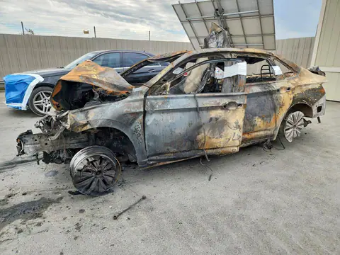 3VWE57BU0KM041838 — 2019 Volkswagen Jetta, Пожар (Burn), фото до ремонта