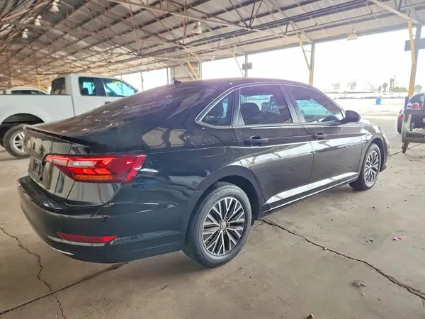 3VWCB7BU4KM163327 — 2019 Volkswagen Jetta, фото 3 с аукциона Copart, Передняя часть